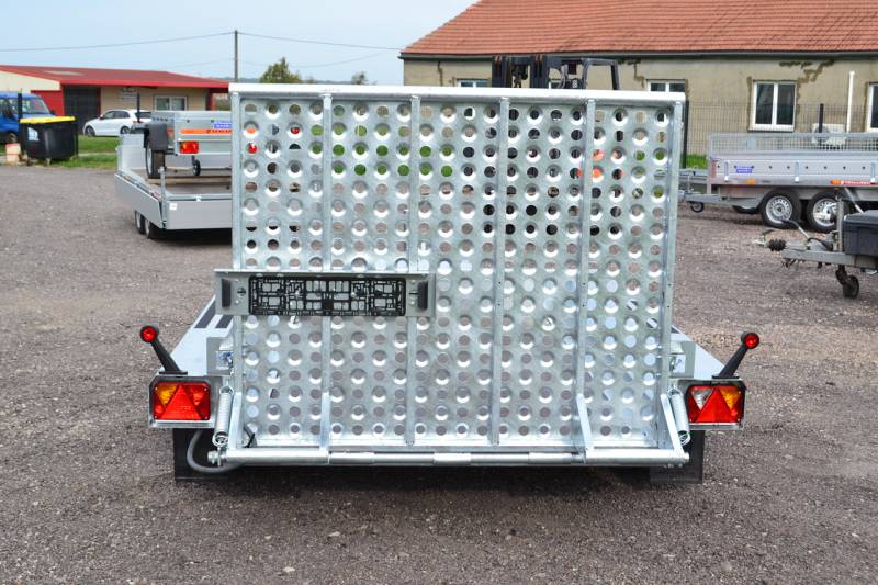 Remorque porte engin double essieux à Sarrebourg en Moselle