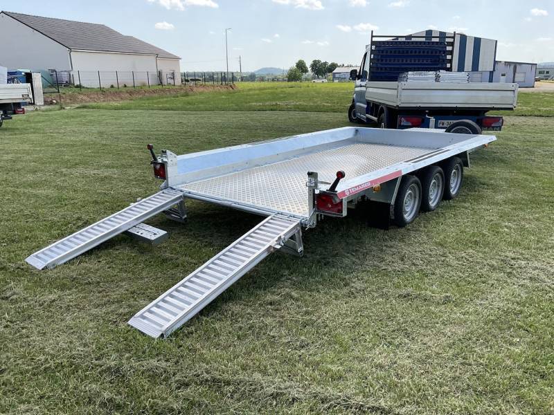 Remorque porte engin double essieux à Sarrebourg en Moselle