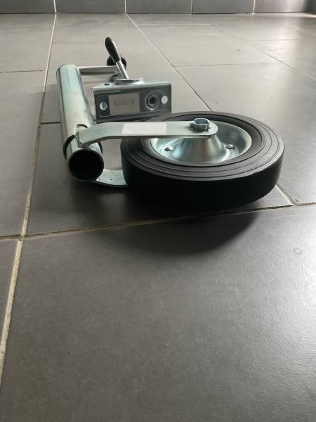 Roue jockey pour remorque 