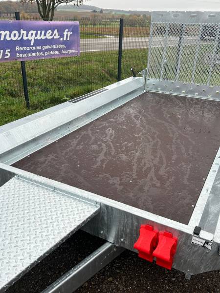Remorque TEMARED 3000 kg porte-engin — double essieu, dimensions 350×182×25 cm